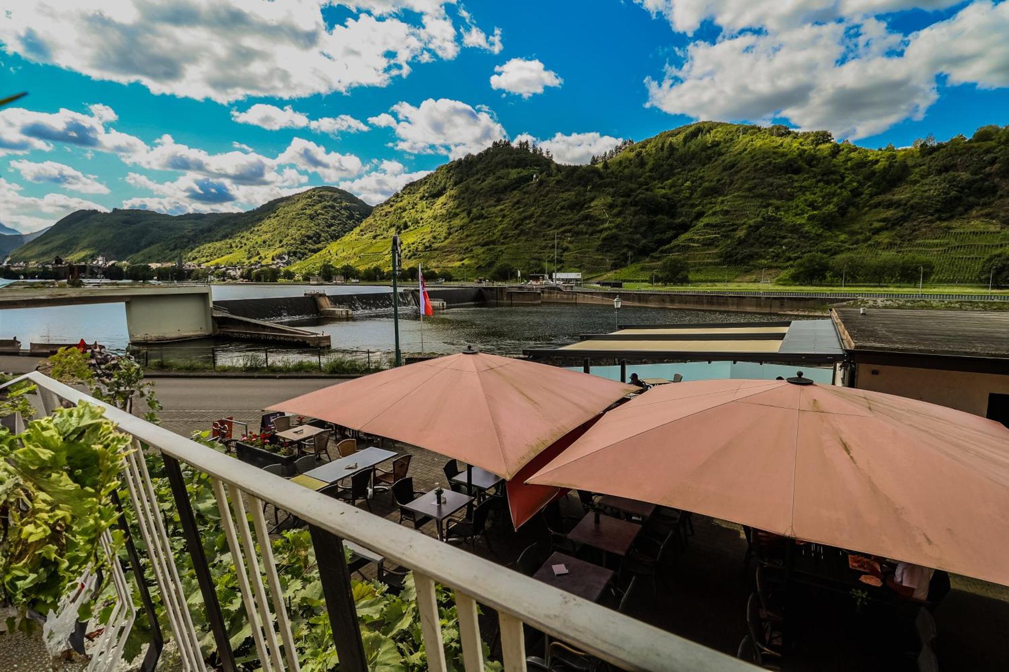 Exklusive Moselidylle: Fewo Mit Traumhaftem Staustufenblick, Netflix, Terrasse Neef Exteriör bild