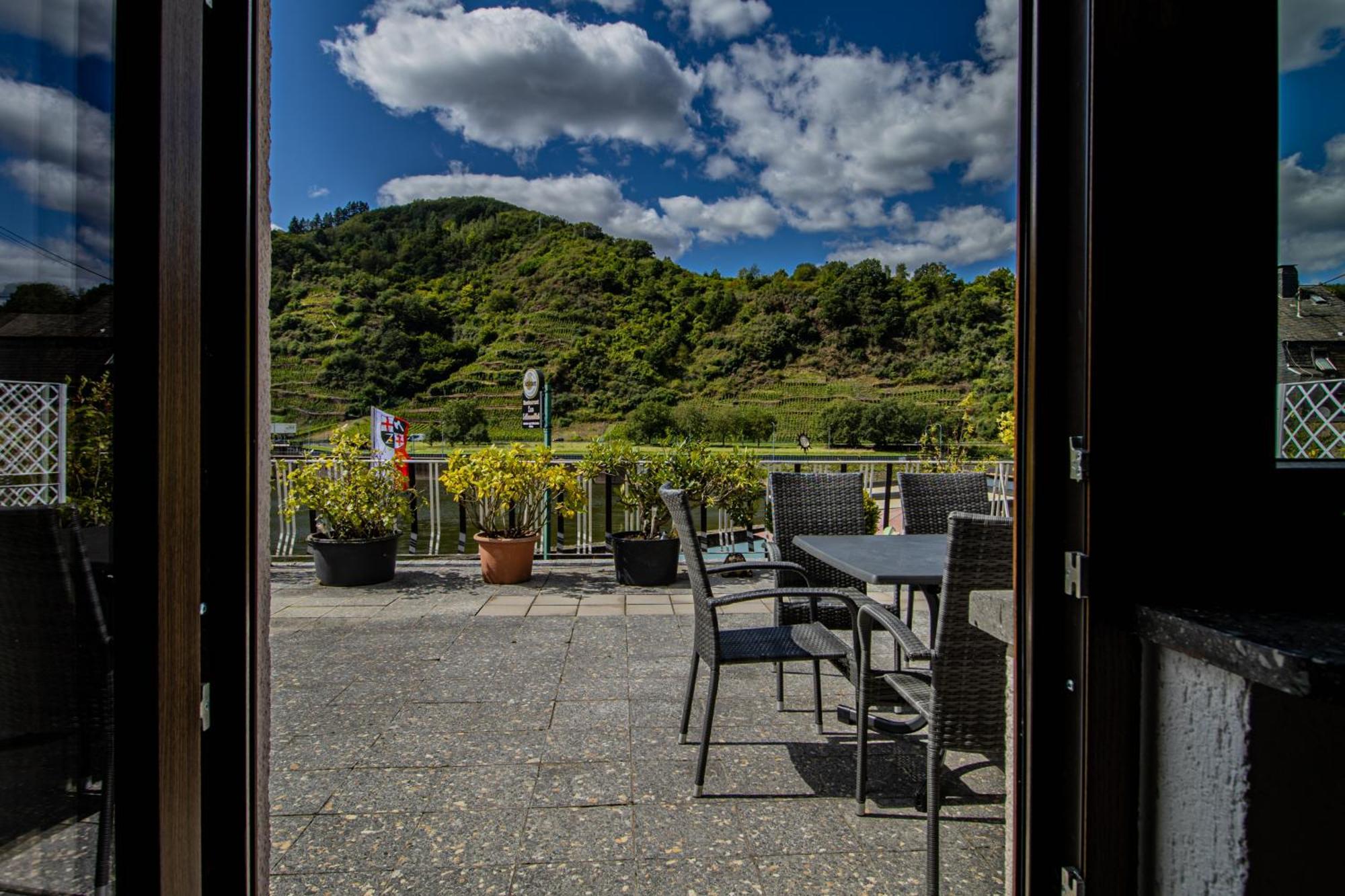 Exklusive Moselidylle: Fewo Mit Traumhaftem Staustufenblick, Netflix, Terrasse Neef Exteriör bild