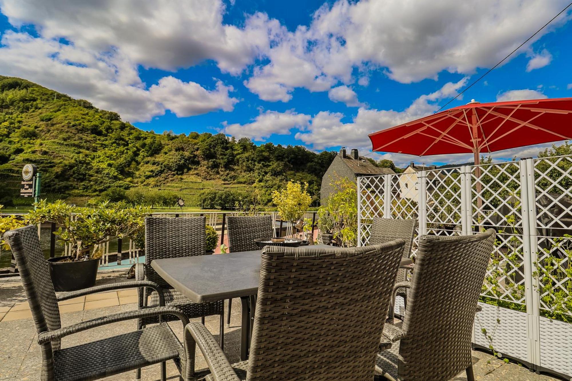 Exklusive Moselidylle: Fewo Mit Traumhaftem Staustufenblick, Netflix, Terrasse Neef Exteriör bild